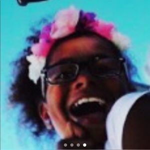 Meet your Posher, Chanel